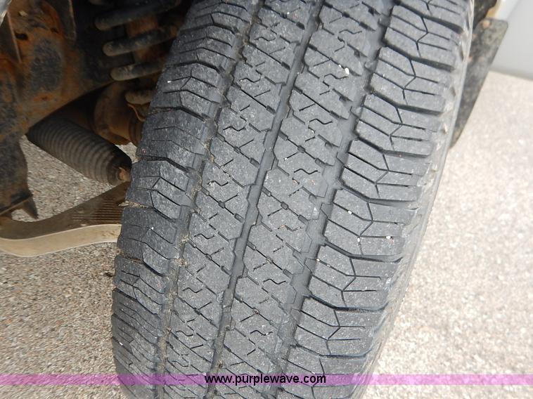 image for item K7434 2005 Ford F150 XL SuperCab pickup truck