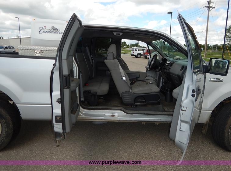 image for item K7434 2005 Ford F150 XL SuperCab pickup truck