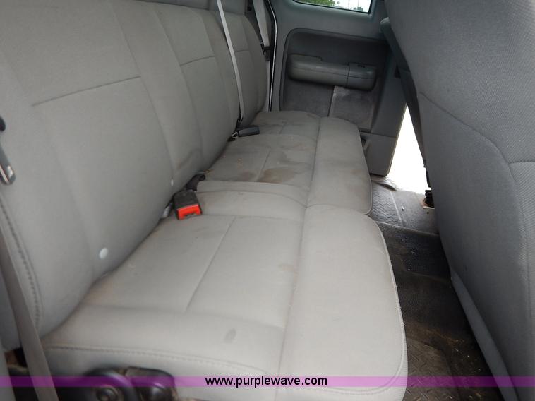 image for item K7434 2005 Ford F150 XL SuperCab pickup truck