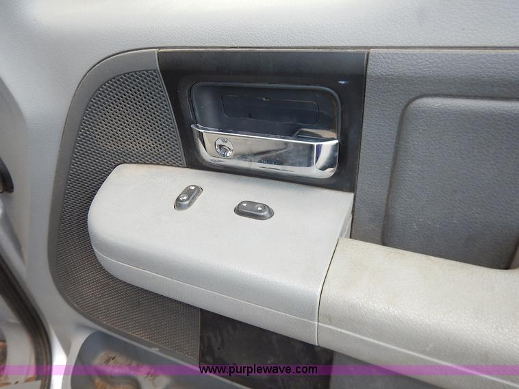 image for item K7434 2005 Ford F150 XL SuperCab pickup truck