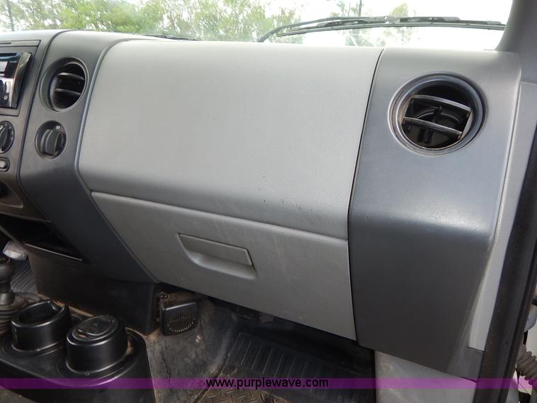 image for item K7434 2005 Ford F150 XL SuperCab pickup truck