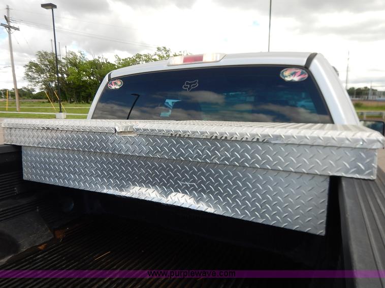 image for item K7434 2005 Ford F150 XL SuperCab pickup truck