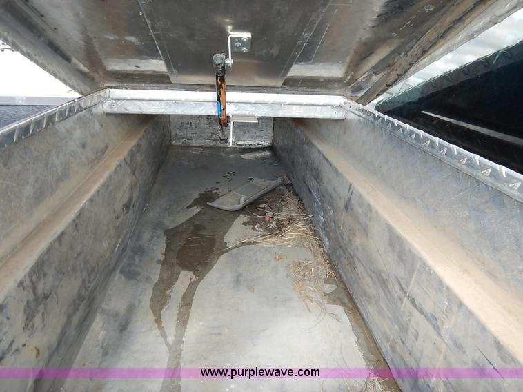 image for item K7434 2005 Ford F150 XL SuperCab pickup truck