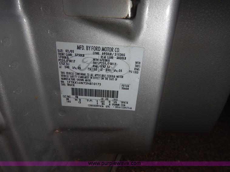 image for item K7434 2005 Ford F150 XL SuperCab pickup truck