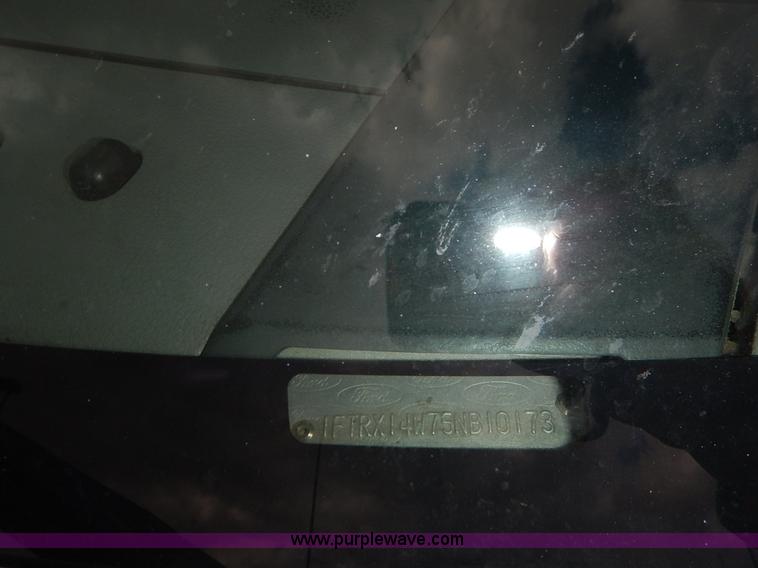 image for item K7434 2005 Ford F150 XL SuperCab pickup truck