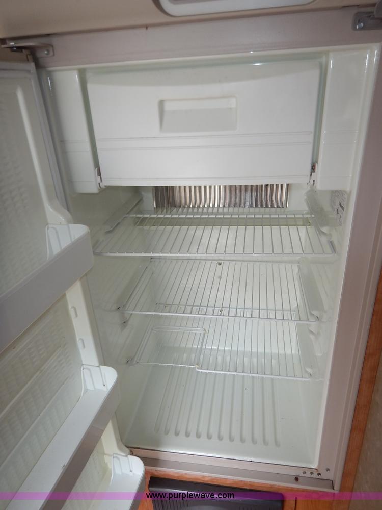 image for item K7437 2008 Gulf Stream Ameri-Lite Ultra Lite camper