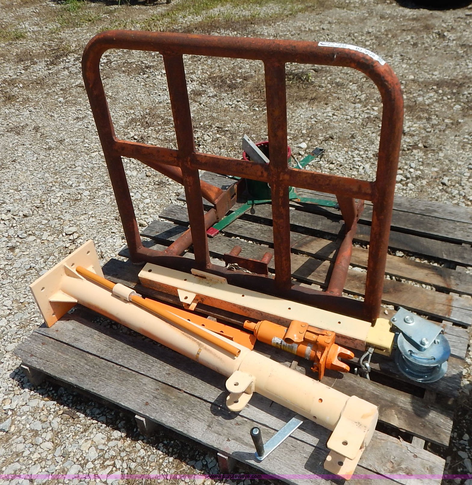 Assorted equipment in Lawrence, KS | Item BJ9528 sold | Purple Wave