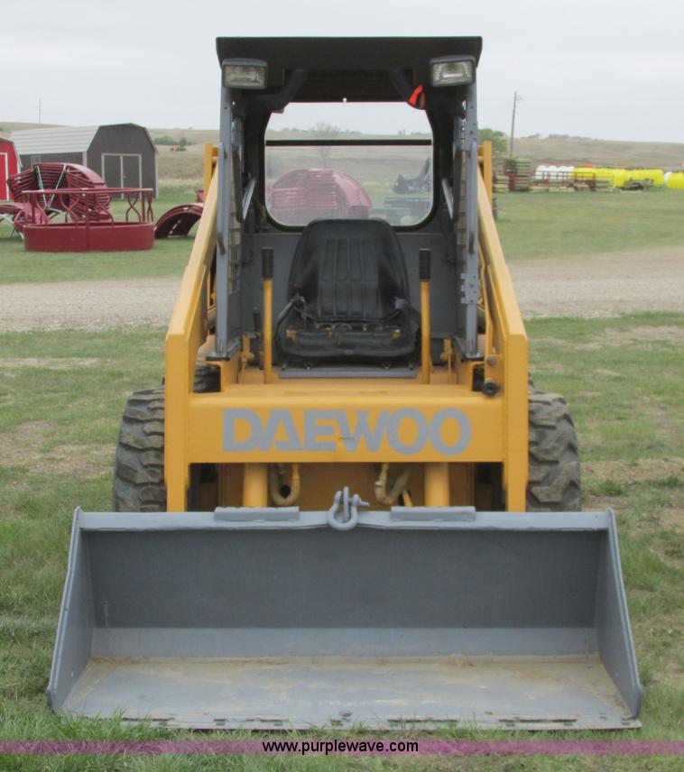 image for item A8799 1996 Daewoo 601 skid steer