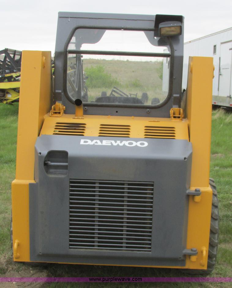 image for item A8799 1996 Daewoo 601 skid steer