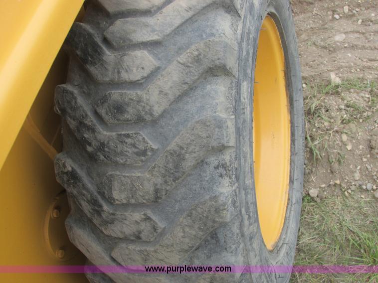 image for item A8799 1996 Daewoo 601 skid steer