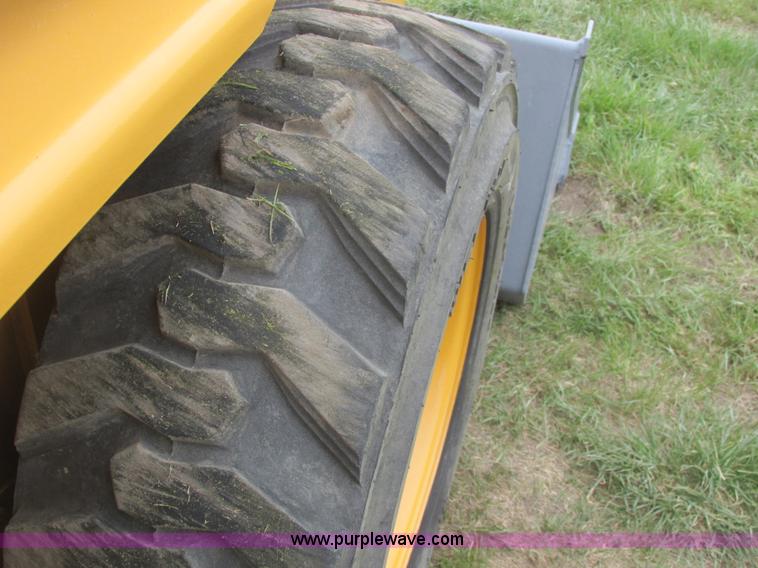 image for item A8799 1996 Daewoo 601 skid steer