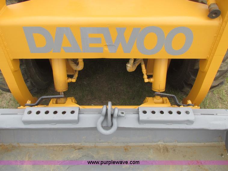 image for item A8799 1996 Daewoo 601 skid steer