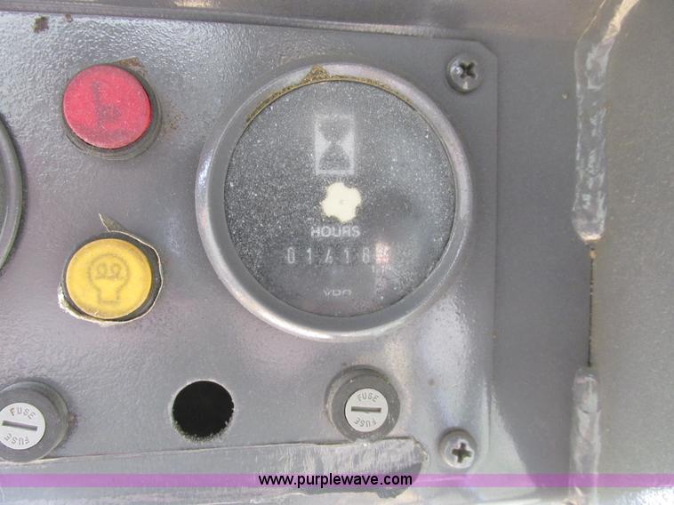 image for item A8799 1996 Daewoo 601 skid steer