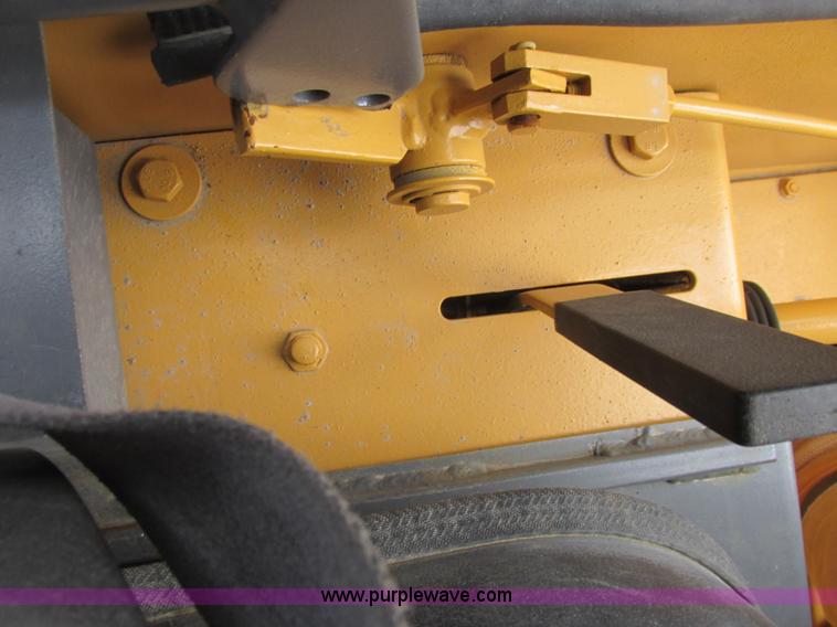 image for item A8799 1996 Daewoo 601 skid steer