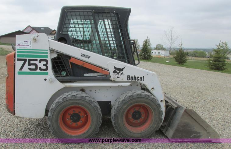 image for item A8801 2000 Bobcat 753 skid steer