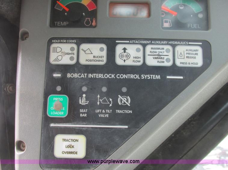 image for item A8801 2000 Bobcat 753 skid steer