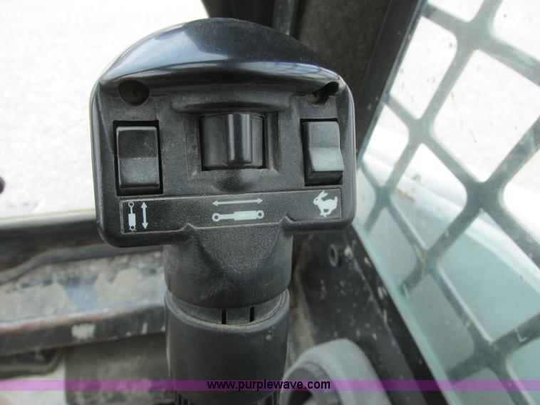 image for item A8801 2000 Bobcat 753 skid steer