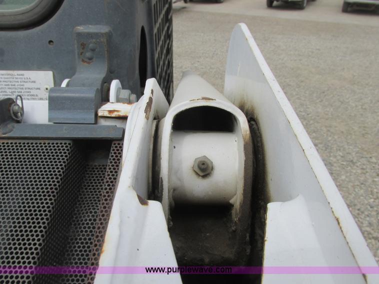 image for item A8801 2000 Bobcat 753 skid steer