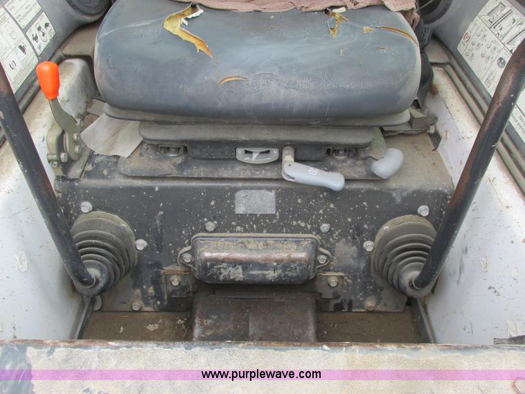 image for item A8801 2000 Bobcat 753 skid steer