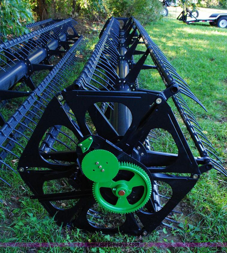 image for item D1495 2013 John Deere 630F reel