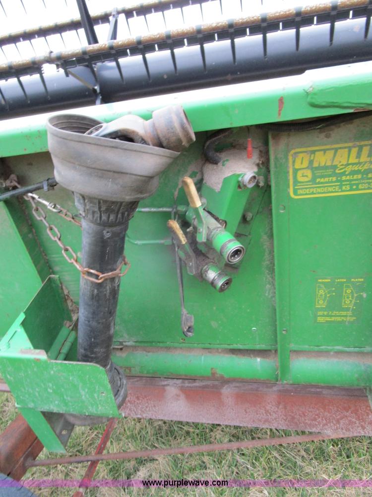 image for item D2379 1998 John Deere 925 platform flex head