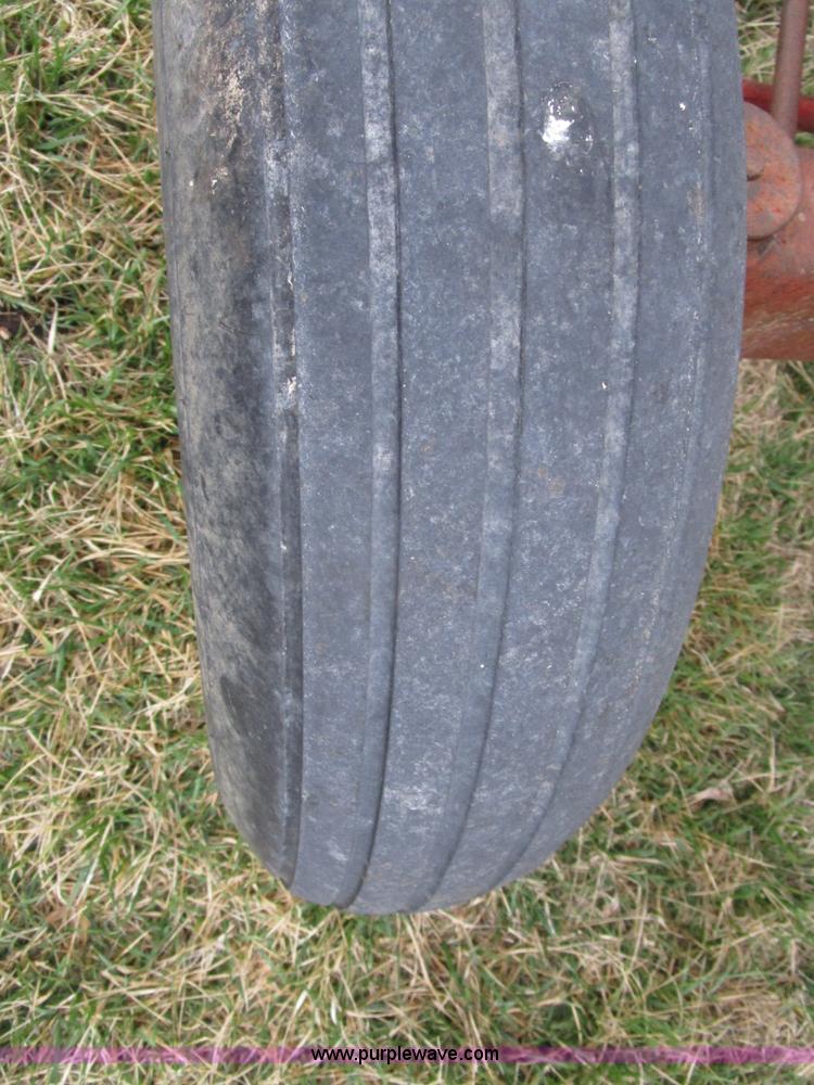 image for item D2379 1998 John Deere 925 platform flex head