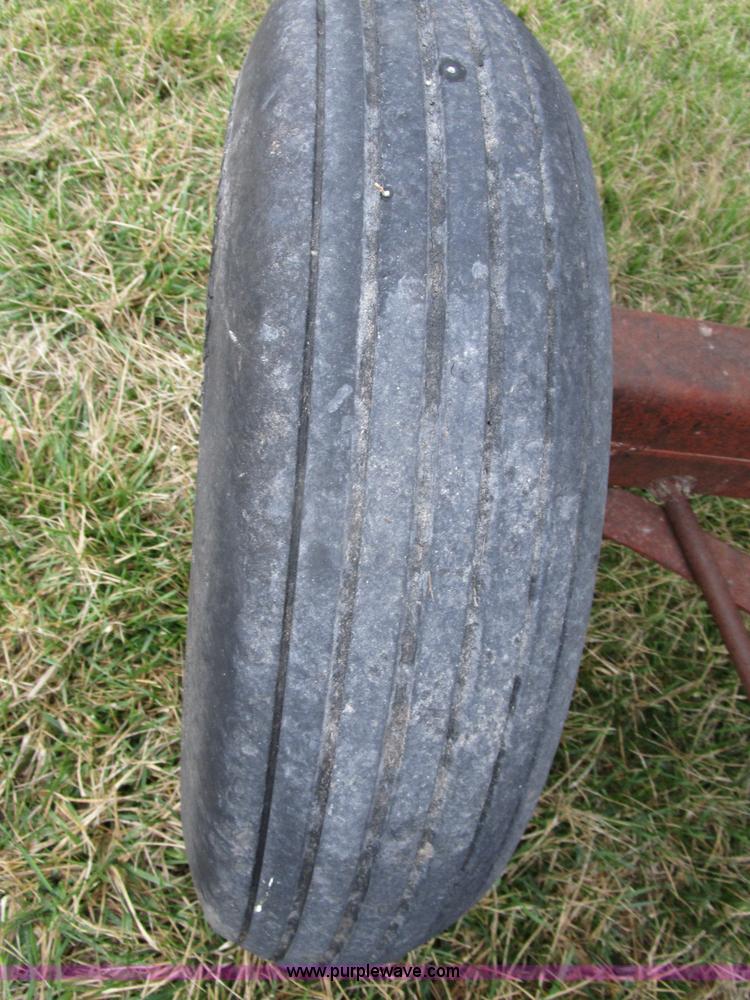 image for item D2379 1998 John Deere 925 platform flex head