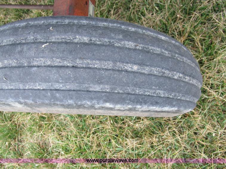 image for item D2379 1998 John Deere 925 platform flex head