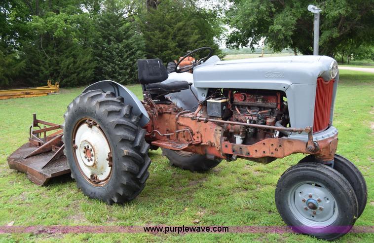 image for item E6486 Ford 950 tractor
