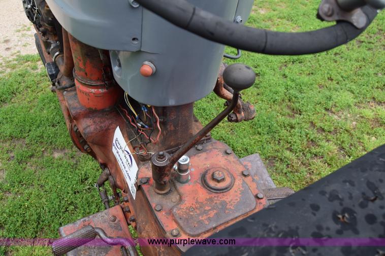 image for item E6486 Ford 950 tractor