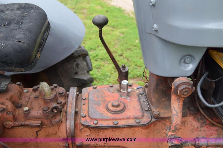 image for item E6486 Ford 950 tractor