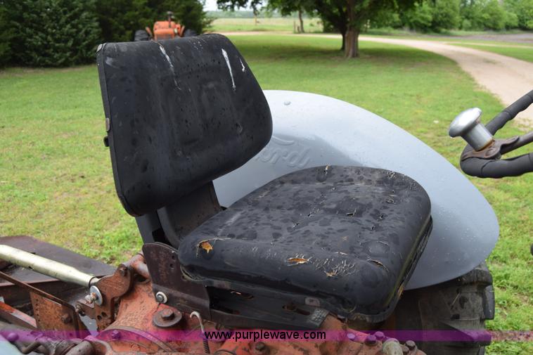 image for item E6486 Ford 950 tractor