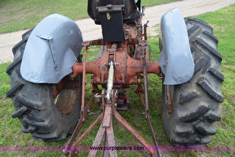 image for item E6486 Ford 950 tractor