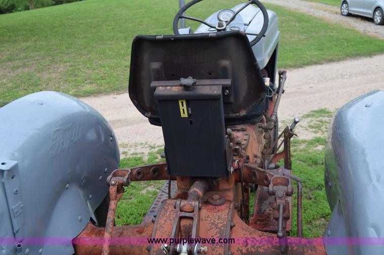 image for item E6486 Ford 950 tractor