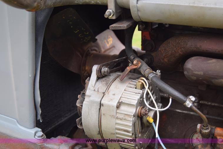 image for item E6486 Ford 950 tractor