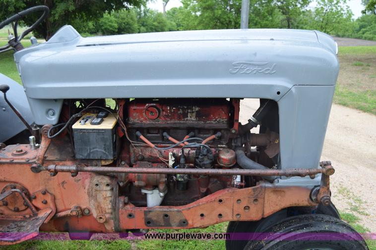 image for item E6486 Ford 950 tractor