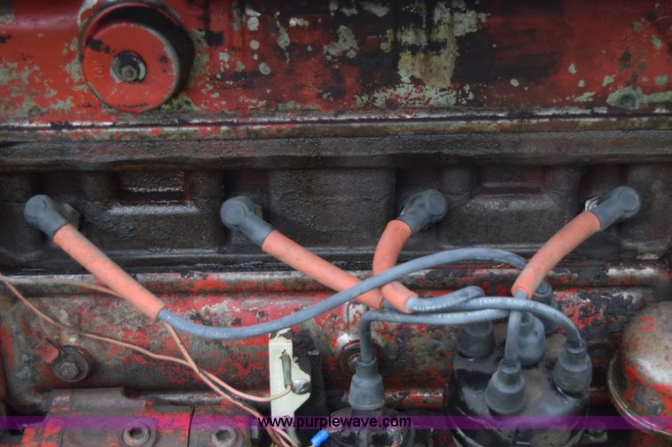 image for item E6486 Ford 950 tractor