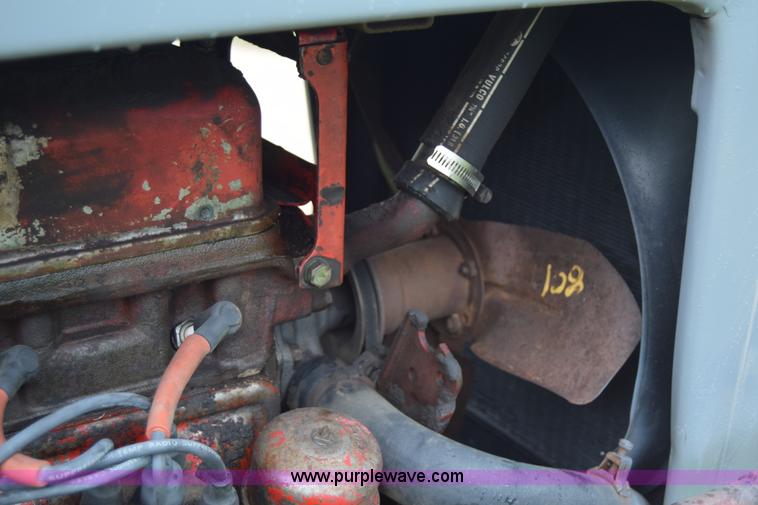 image for item E6486 Ford 950 tractor