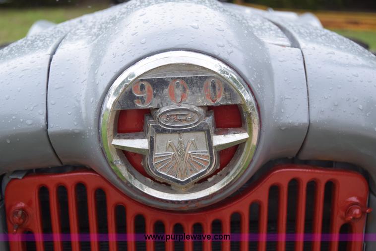 image for item E6486 Ford 950 tractor