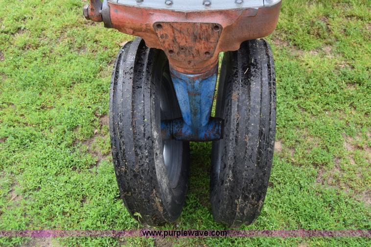 image for item E6486 Ford 950 tractor