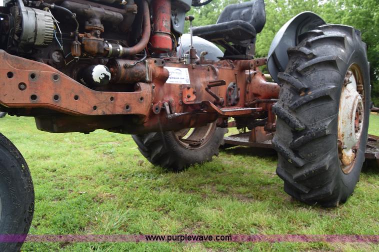 image for item E6486 Ford 950 tractor