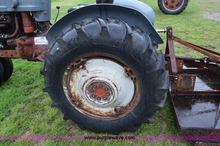 image for item E6486 Ford 950 tractor