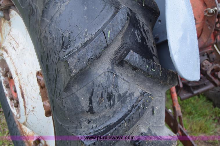 image for item E6486 Ford 950 tractor