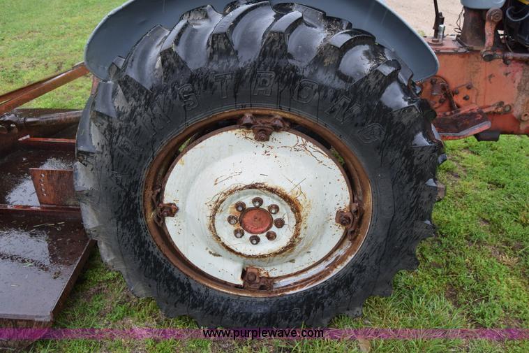 image for item E6486 Ford 950 tractor