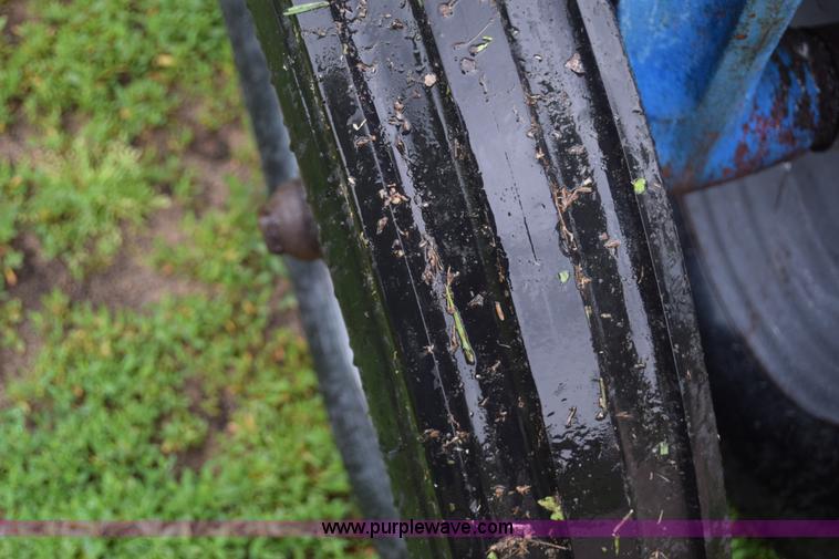 image for item E6486 Ford 950 tractor