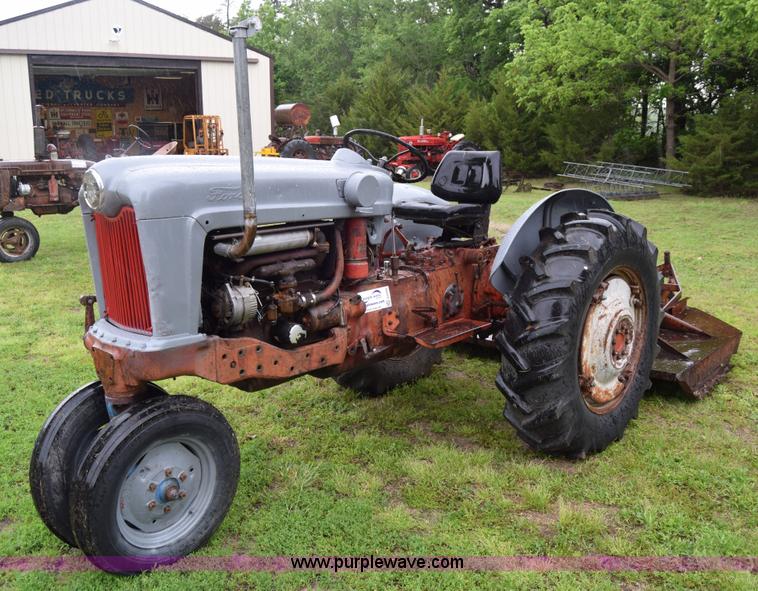 image for item E6486 Ford 950 tractor