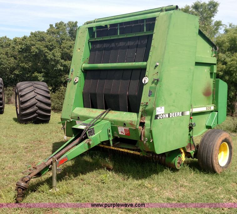image for item F7798 1992 John Deere 535 round baler