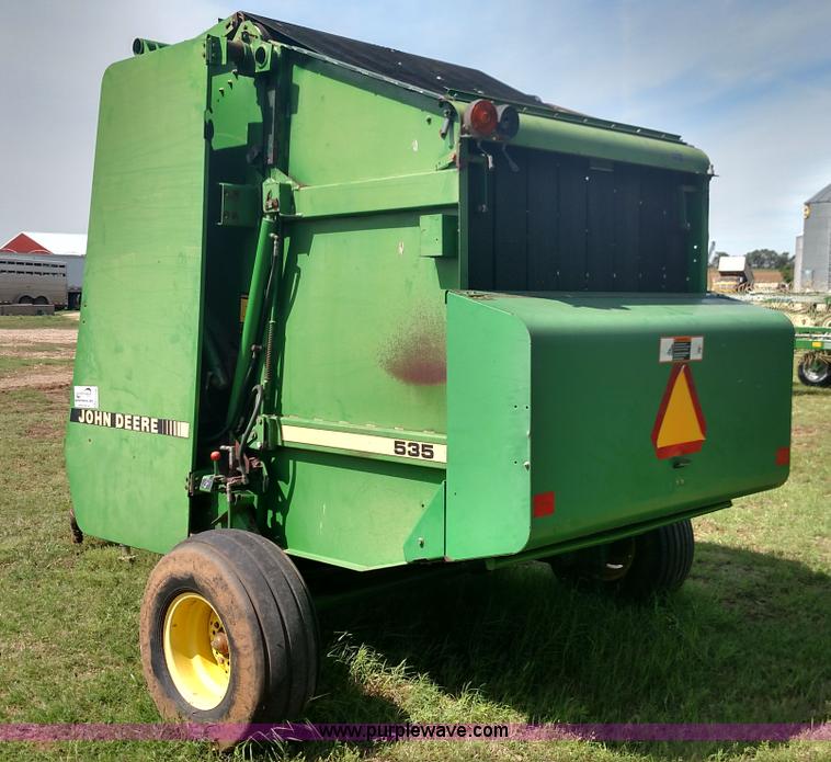 image for item F7798 1992 John Deere 535 round baler