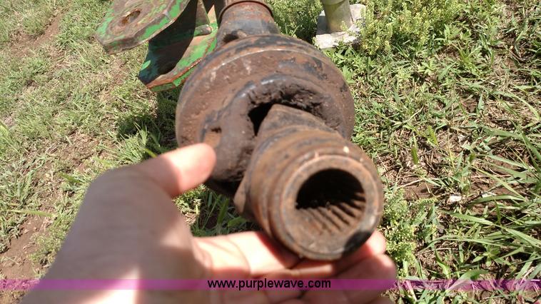 image for item F7798 1992 John Deere 535 round baler