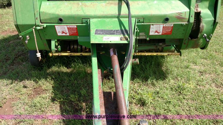 image for item F7798 1992 John Deere 535 round baler